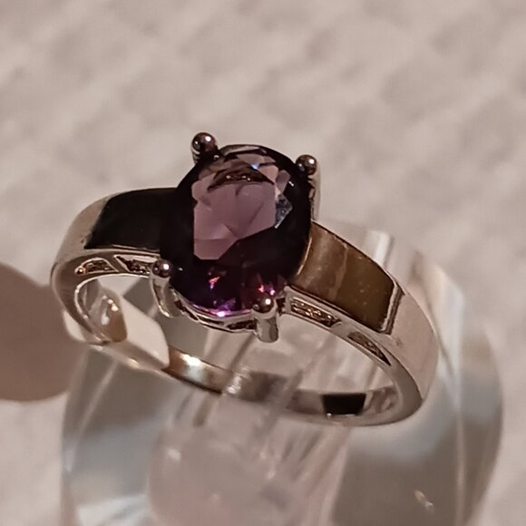 Purple Amethyst Silver Solitaire Fashion Ring Size 7 NWOT - Picture 7 of 16